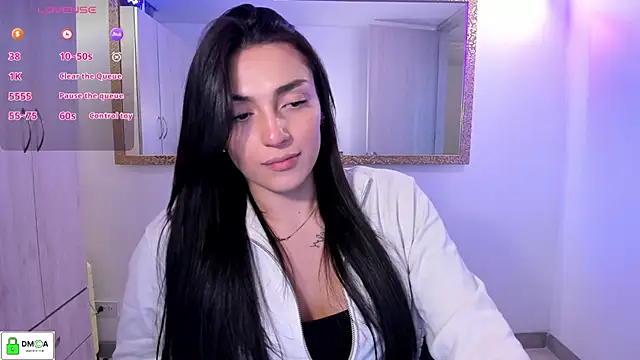 EricaVanderhill online show from April 7, 1:06 am