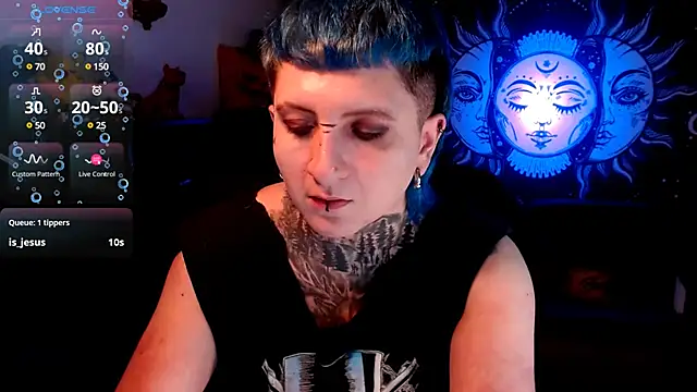 Snapshot of Marieblueeyes chatting on March 7, 1:39 am Marieblueeyes online show from March 7, 1:39 am