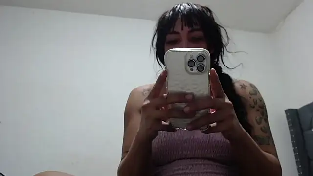 Snapshot of party_aass chatting on February 18, 6:28 pm party aass online show from February 18, 6:28 pm