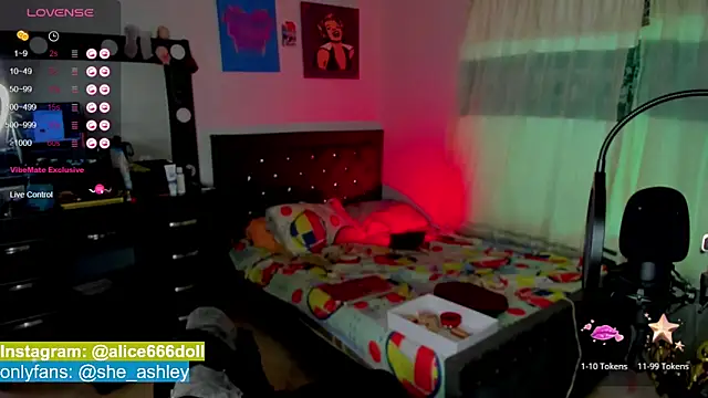 Snapshot of SWEET_ALICEXX chatting on March 16, 5:34 pm SWEET ALICEXX online show from March 16, 5:34 pm