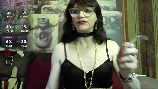 Snapshot of TheBlackWtch chatting on October 18, 9:40 pm TheBlackWtch online show from October 18, 9:40 pm