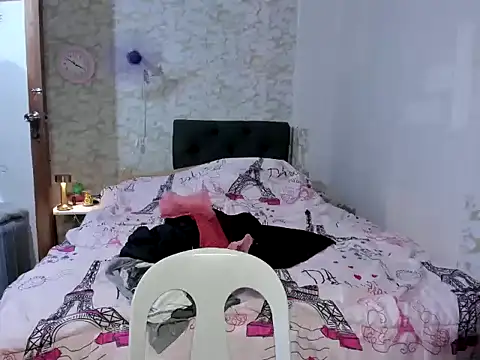 Hebefemme online show from November 1, 7:39 am