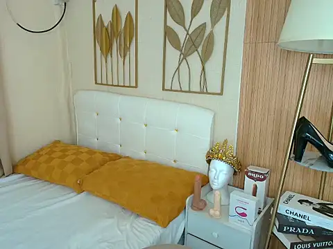 xTransQueenx online show from October 8, 4:36 am