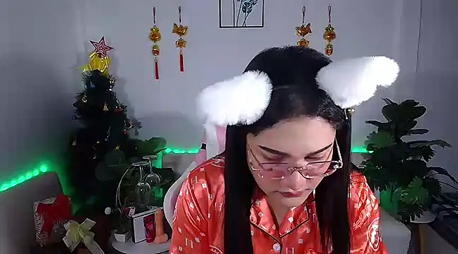 Snapshot of plysaithailand chatting on January 15, 12:51 am plysaithailand online show from January 15, 12:51 am