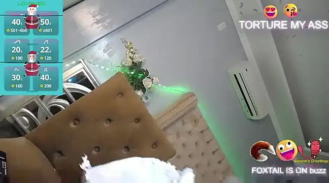 SpiffyFuchsia69 online show from December 24, 1:06 pm