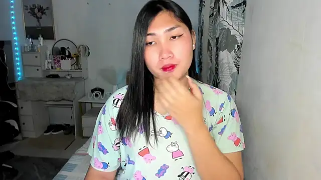 Miss Deliciousness online show from January 4, 4:00 pm
