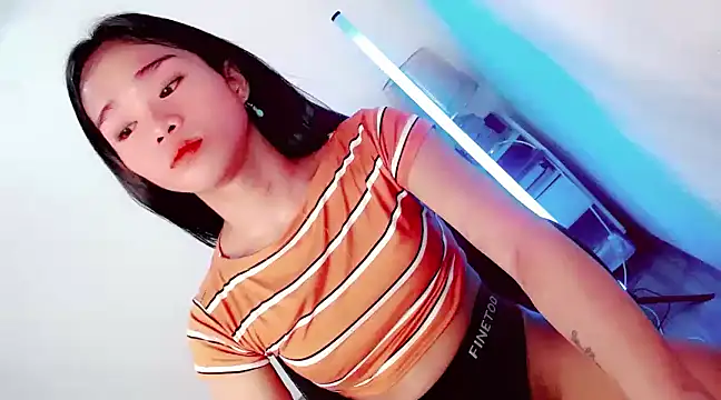 amomentoflust69 online show from December 6, 5:36 am