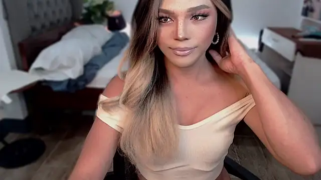 Snapshot of liaa_lurrecams chatting on September 24, 4:13 pm liaa lurrecams online show from September 24, 4:13 pm
