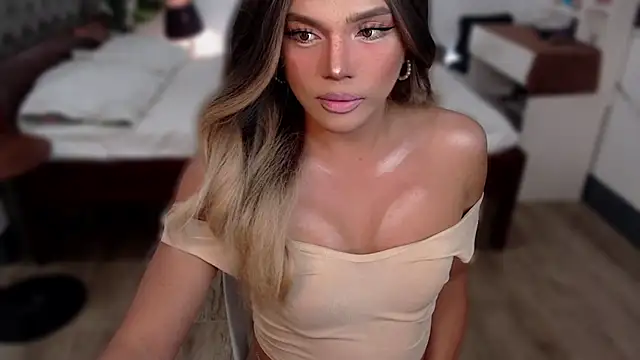 liaa lurrecams online show from July 16, 10:10 am