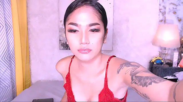 Snapshot of Oriental_Tiara chatting on January 1, 11:18 pm Oriental Tiara online show from January 1, 11:18 pm