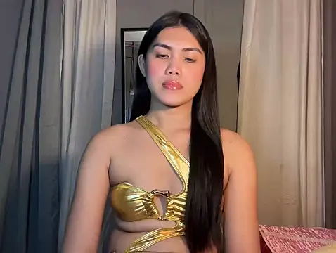 Delicate Savannah online show from December 4, 4:00 pm