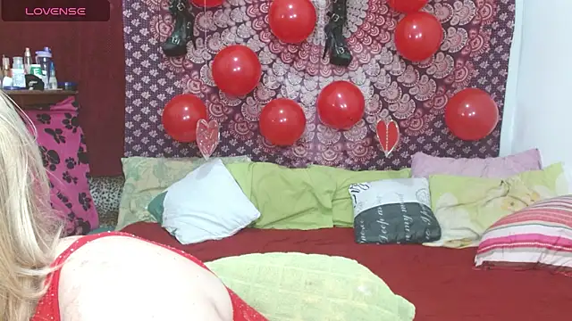 elena evans online show from February 21, 6:04 pm