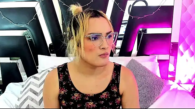 Snapshot of katya_kozlov chatting on February 15, 2:16 am katya kozlov online show from February 15, 2:16 am