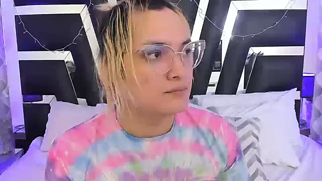 Snapshot of katya_kozlov chatting on March 7, 4:52 am katya kozlov online show from March 7, 4:52 am