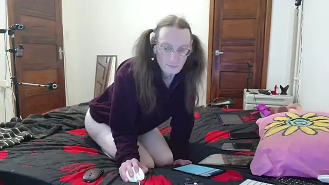 Snapshot of CDAdalyn chatting on October 15, 9:20 am CDAdalyn online show from October 15, 9:20 am