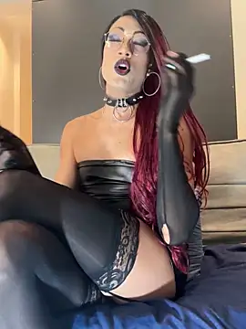 Snapshot of Lia_Jones77 chatting on September 30, 11:27 pm Lia Jones77 online show from September 30, 11:27 pm