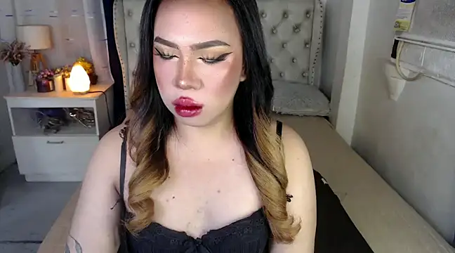 RebecaNextToYou online show from December 14, 4:09 pm