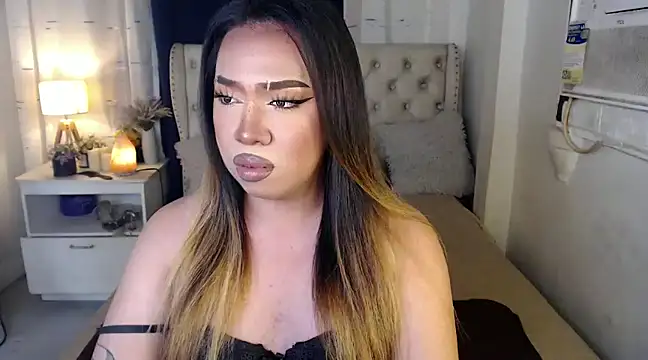 RebecaNextToYou online show from January 11, 5:18 pm