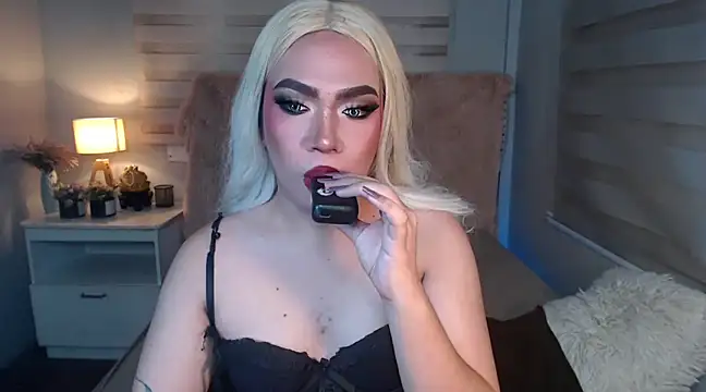 RebecaNextToYou online show from March 6, 5:18 pm