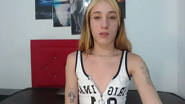 andreahhill online show from April 21, 4:19 am