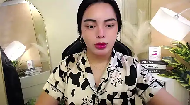 HotstuffCherrySummer online show from February 25, 8:03 am