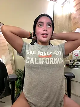 HotstuffCherrySummer online show from October 1, 7:20 am