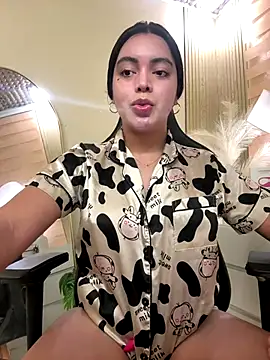 HotstuffCherrySummer online show from October 8, 7:54 am