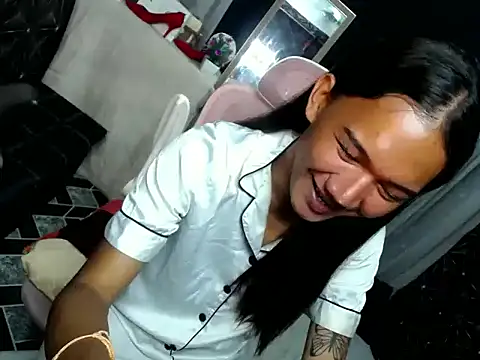 Snapshot of blowzy_sexy chatting on September 11, 3:20 pm blowzy sexy online show from September 11, 3:20 pm