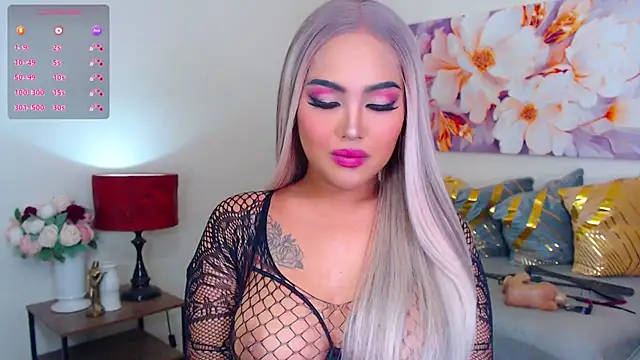 HugeCock Savanna online show from October 26, 2:40 am