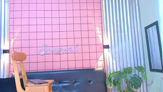 mensia hernandz online show from March 26, 1:48 pm