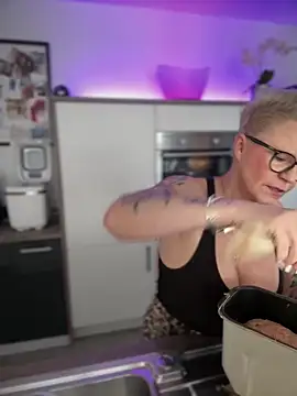 German Milf online show from March 15, 1:49 pm