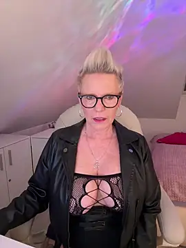 German Milf online show from April 13, 12:42 pm