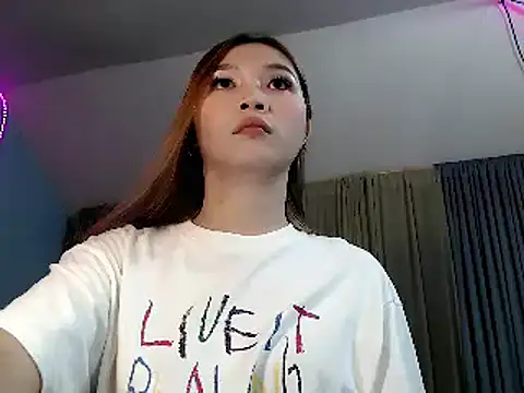Snapshot of ursexy_allison69 chatting on September 9, 2:27 pm ursexy allison69 online show from September 9, 2:27 pm