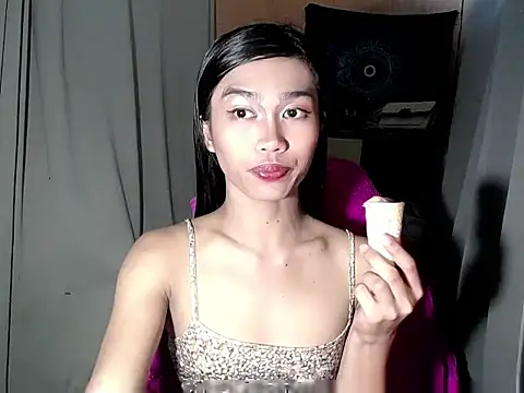 Snapshot of ToKeNa chatting on October 23, 5:44 am ToKeNa online show from October 23, 5:44 am