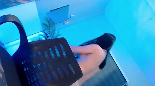  HAILYOURGODDESS online show from January 4, 7:55 pm