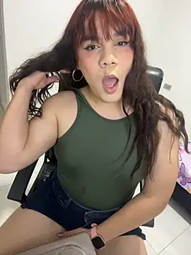 Snapshot of Violetacam_05 chatting on October 18, 9:51 pm Violetacam 05 online show from October 18, 9:51 pm