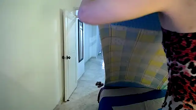 ivonne  hott1 online show from March 12, 9:03 pm