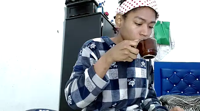 angelamarie1 online show from March 10, 11:45 am