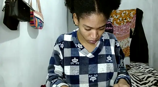 angelamarie1 online show from March 11, 10:18 am