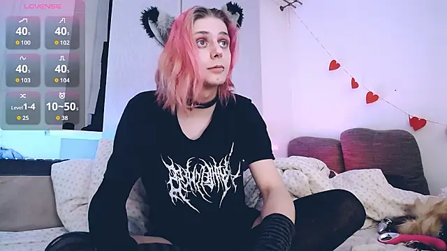 Littlepinkcat online show from March 22, 4:33 pm