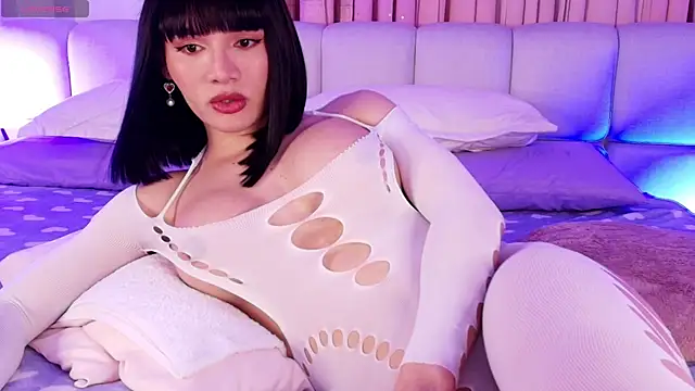 Snapshot of sweetieluna01 chatting on September 27, 7:56 pm sweetieluna01 online show from September 27, 7:56 pm