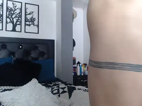 Snapshot of allifit01 chatting on March 2, 3:52 pm allifit01 online show from March 2, 3:52 pm