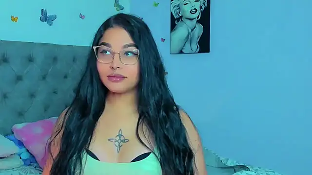 mabellfox online show from January 1, 10:46 pm