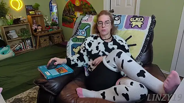 Linzy 19 online show from February 14, 3:26 pm