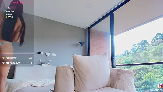 Helenbronwx online show from February 4, 8:13 pm