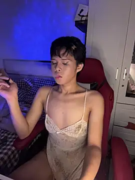 Plaxtique online show from February 6, 6:24 pm